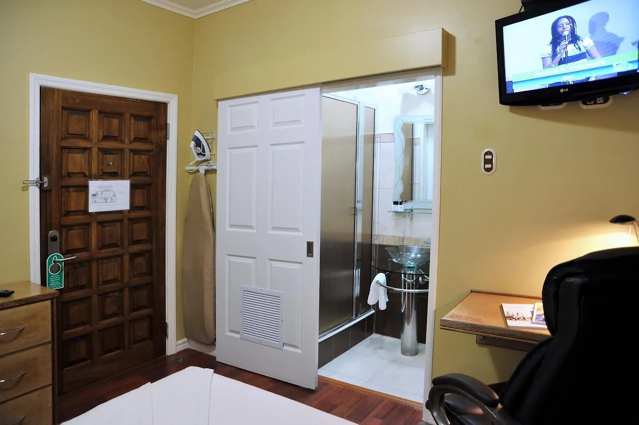 Culture Crossroads Inn Port of Spain