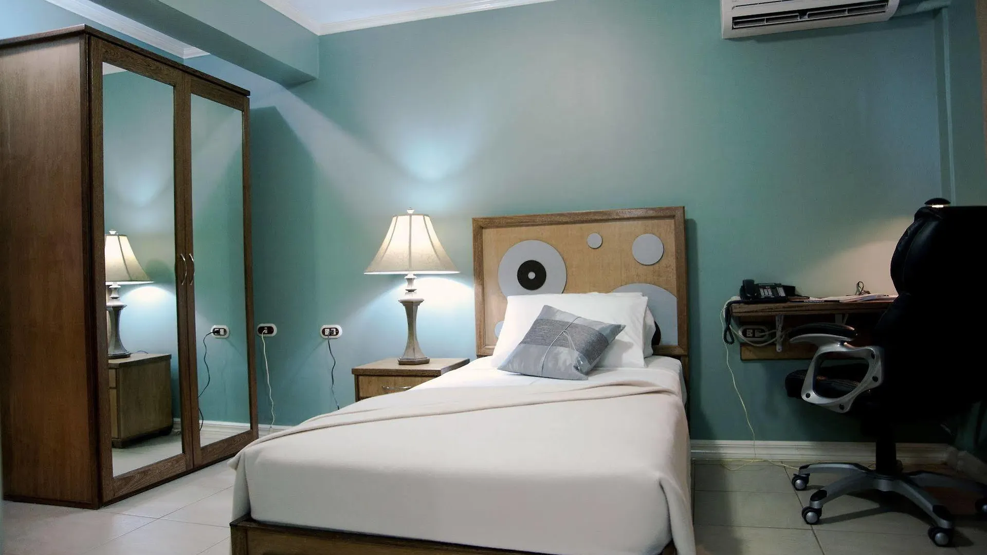 Culture Crossroads Inn Port of Spain