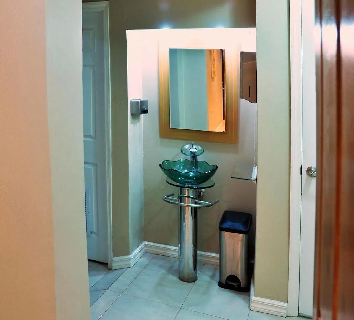 Culture Crossroads Inn Port of Spain