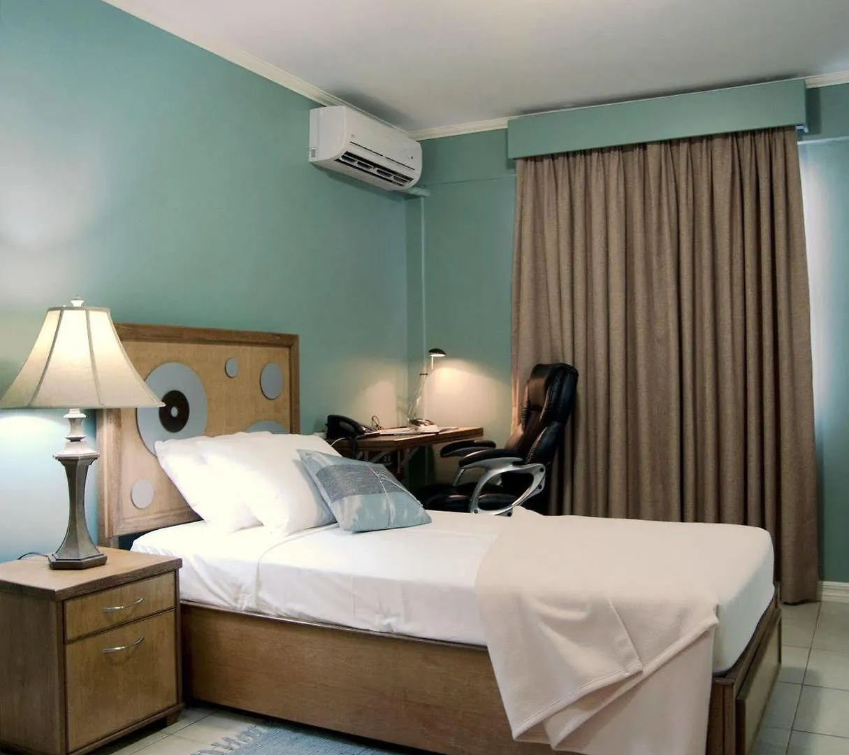 Culture Crossroads Inn Port of Spain