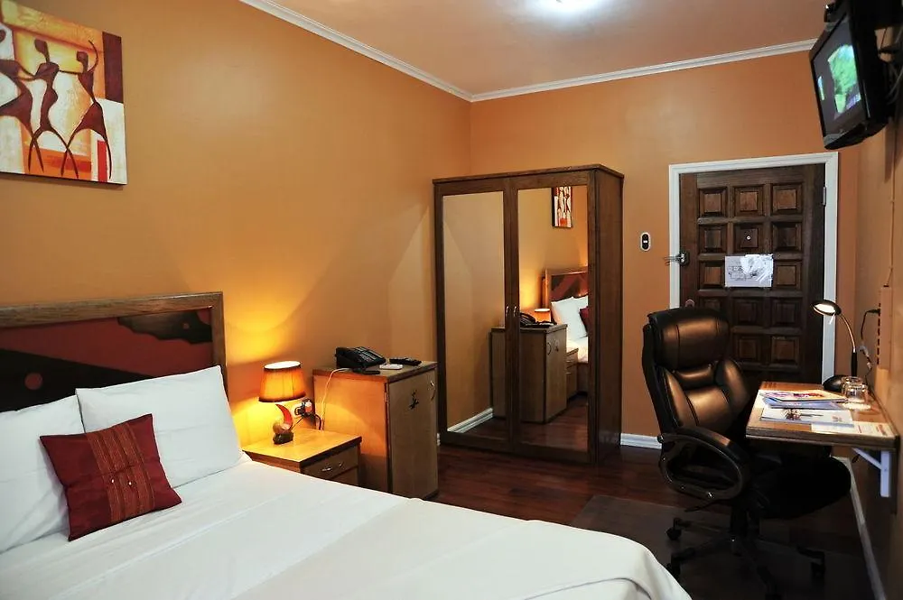 Culture Crossroads Inn Port of Spain