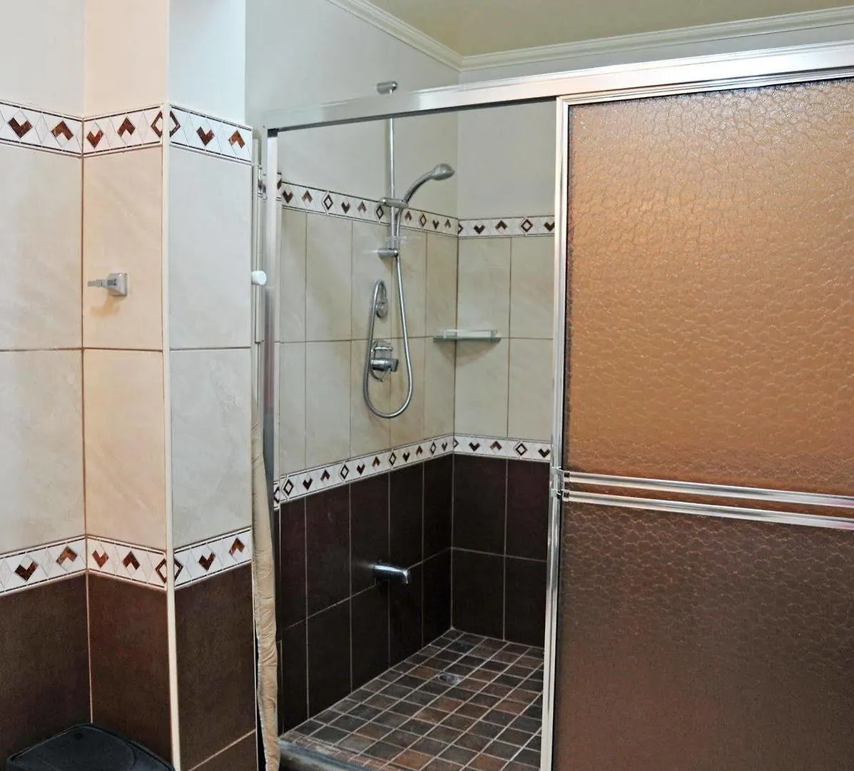 Culture Crossroads Inn Port of Spain