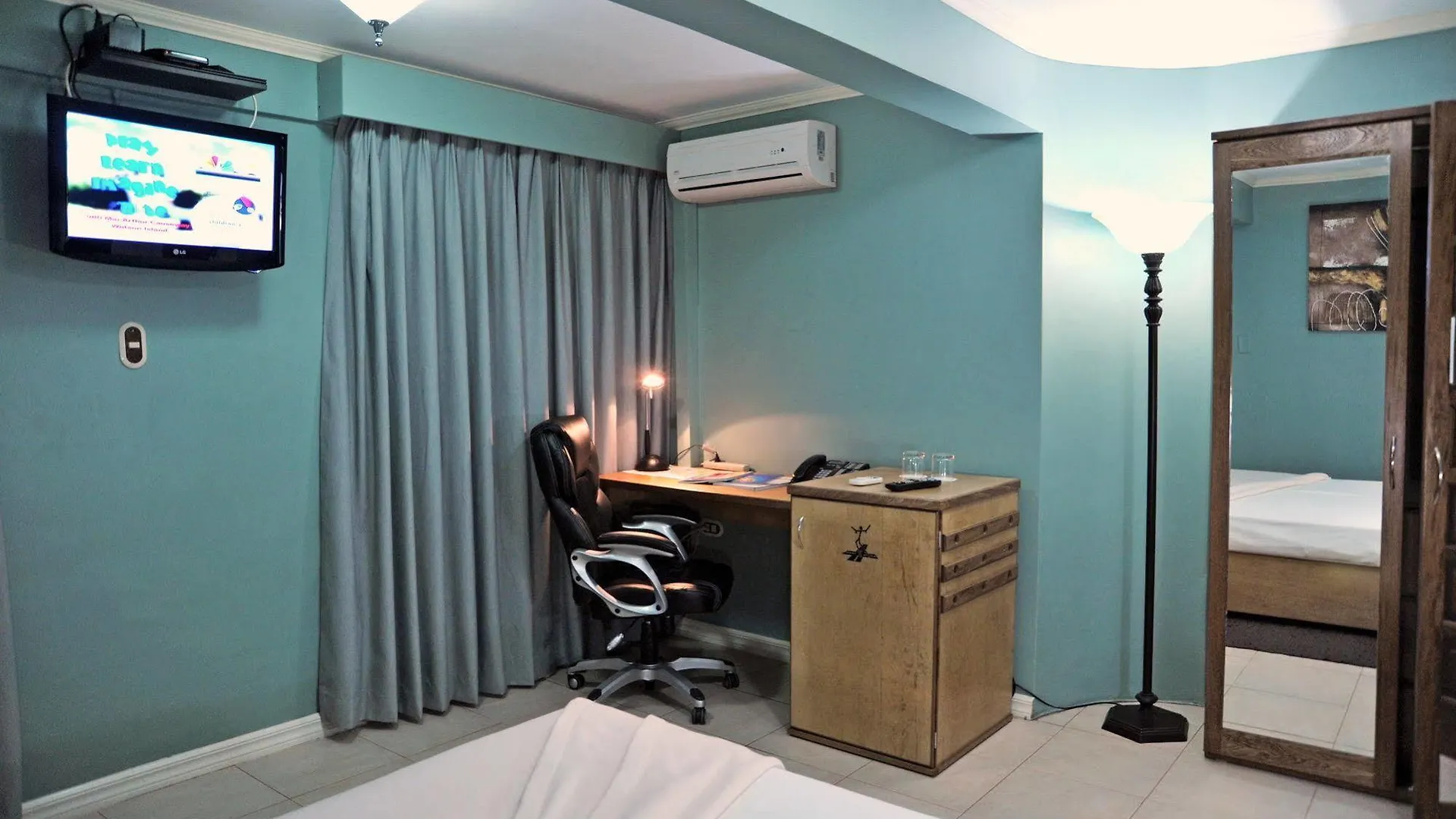 Culture Crossroads Inn Port of Spain